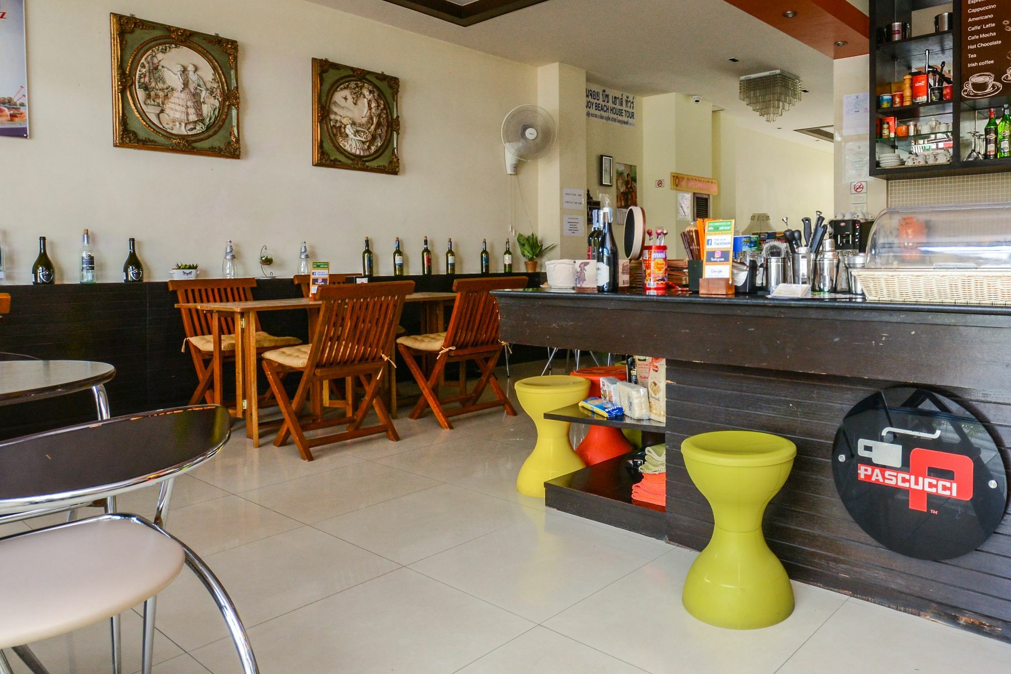 Enjoy'S Beach House & Cafe' Ban Karon Exterior photo