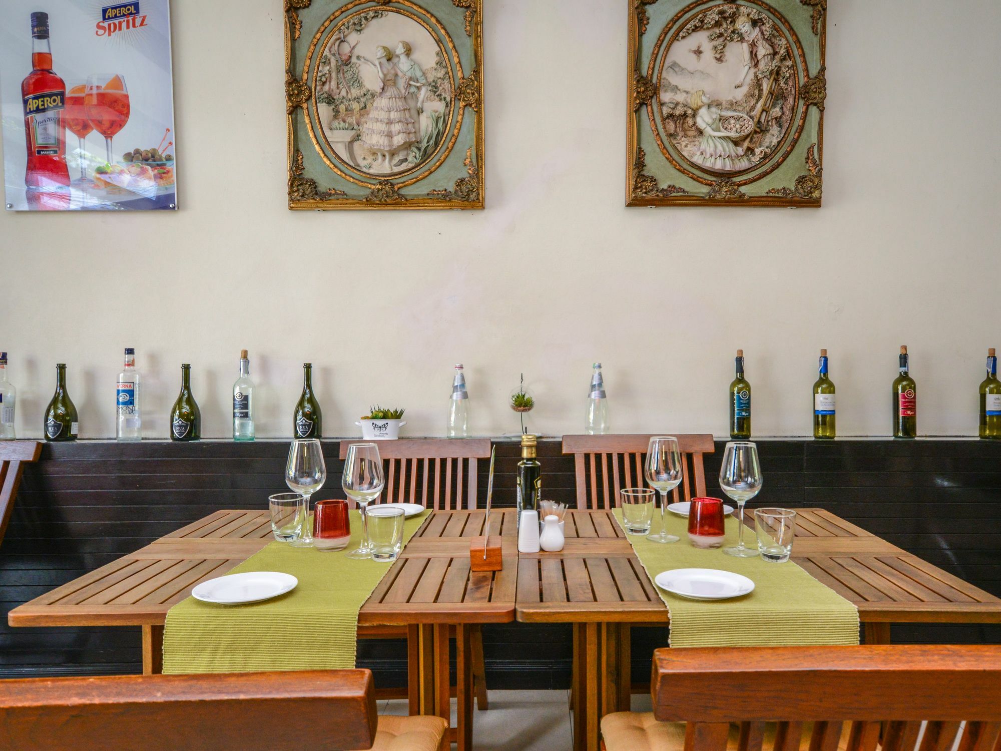 Enjoy'S Beach House & Cafe' Ban Karon Exterior photo
